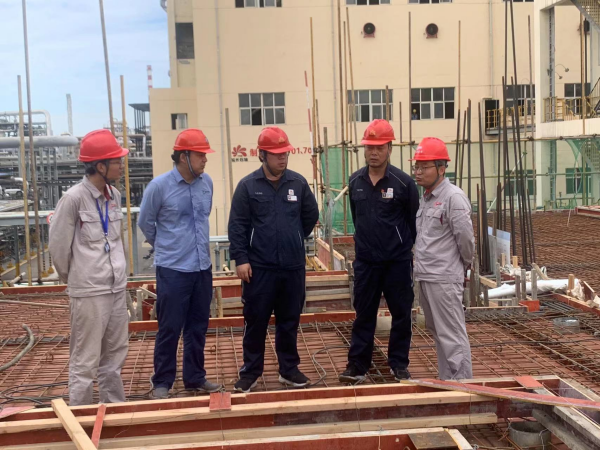 陜西興化脫鹽水站項(xiàng)目部開(kāi)展慰問(wèn)活動(dòng)1.png 陜西興化脫鹽水站項(xiàng)目部開(kāi)展慰問(wèn)活動(dòng)1.png