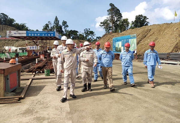 圖1?永青集團青山大樓項目基礎底板大體積混凝土澆筑順利完成.jpg 圖1?永青集團青山大樓項目基礎底板大體積混凝土澆筑順利完成.jpg