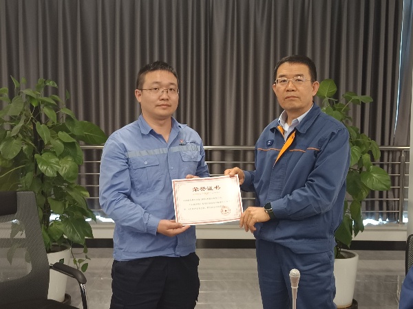 照片?(2)_副本.jpg 照片?(2)_副本.jpg